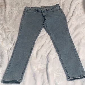 Levis 711 jeans